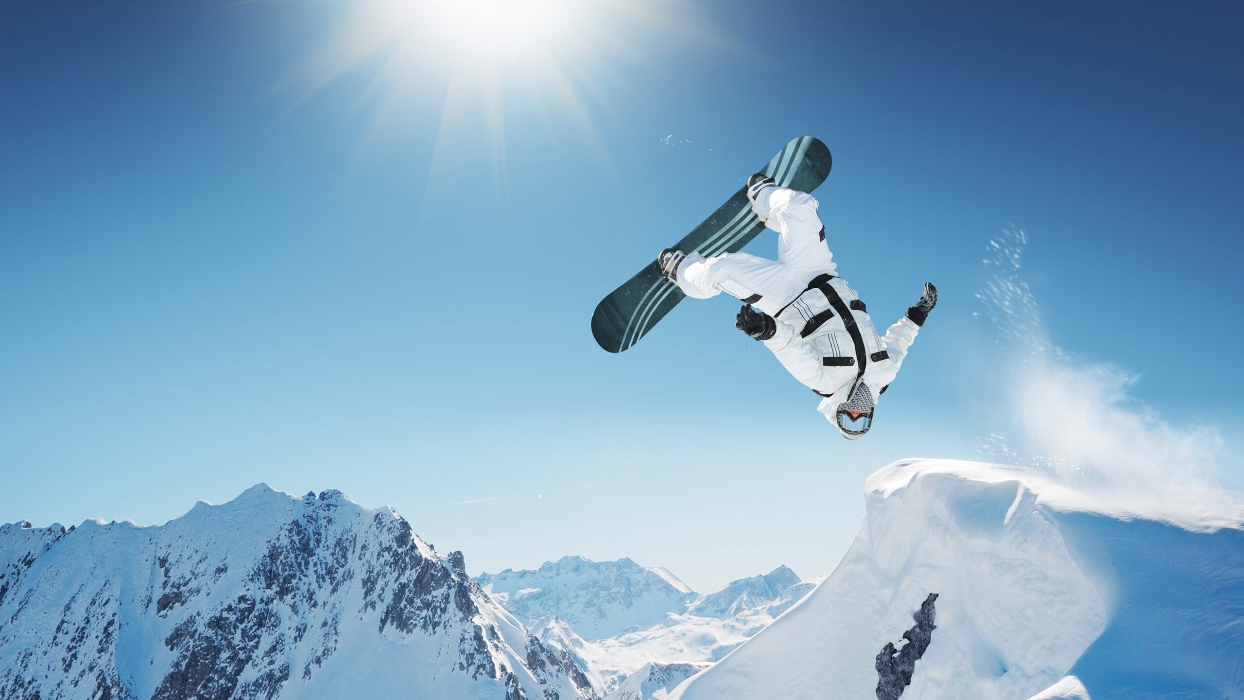 “西甲激烈争夺，豪门血拼，悬念不断”，豪门三强挥金如土,赚足流量的西甲联赛迎来新伙伴